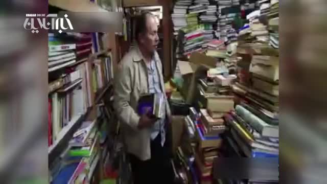 ساخت کتابخانه از کتاب های دور انداخته شده