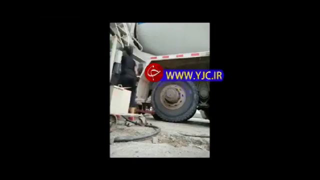 توانایی عجیب یک دختر در تعویض چرخ تریلی