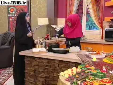 پری ناز گل آور زرشک پلو بامرغ1
