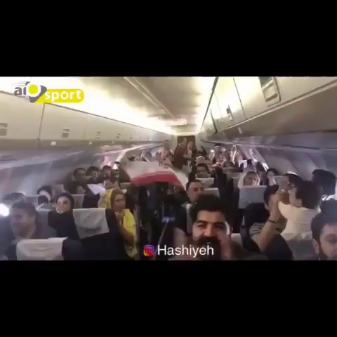 تشویق تیم ملی ایران توسط بهنام بانی در روسیه