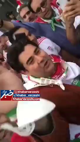 اجرای زنده سالار عقیلی با همراهی هواداران در روسیه