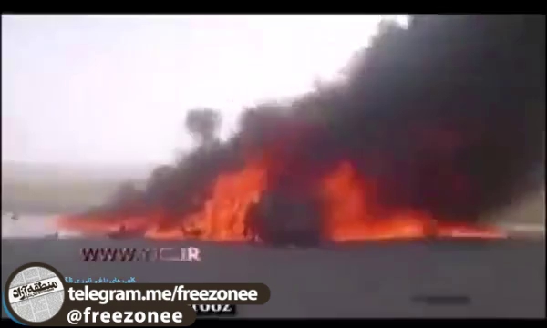 زنده بیرون آمدن راننده آتش گرفته از داخل ماشین و زنده زنده در آتش سوختن